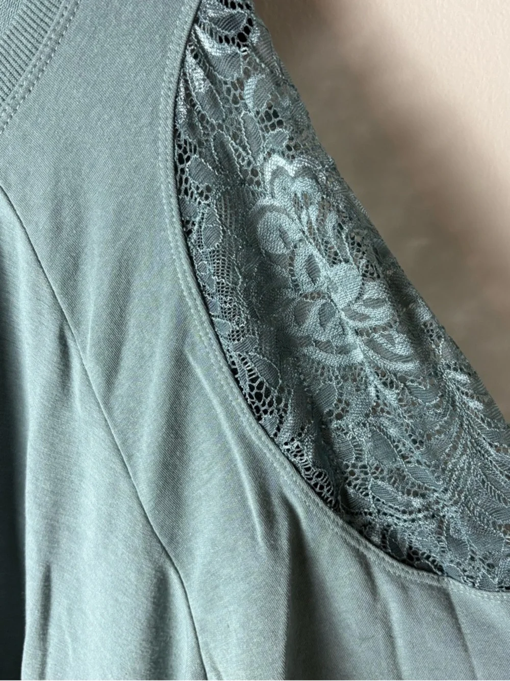 Her Universe | Studio Ghibli My Neighbor Totoro Long Sleeve Lace Shoulder Top 1X - Picture 10 of 12